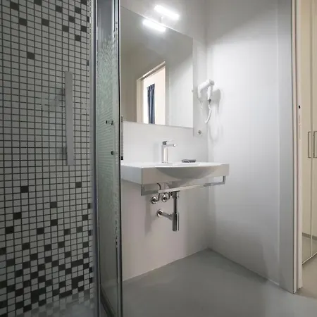 L'ottava Panzió Milánó